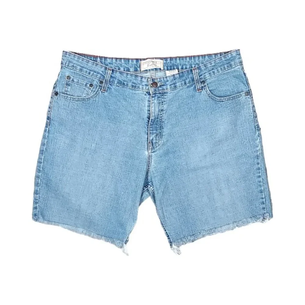 💖💖SIGNATURE BY LEVI STRAUSS MID-RISE FRAYED HEM DENIM SHORTS (18)